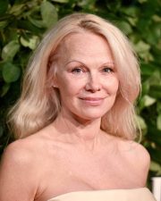 Памела Андерсон