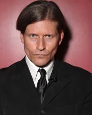 Криспин Гловер