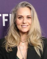 Хилария Бёртон